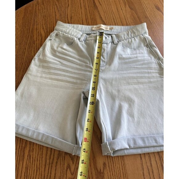 Soft Surroundings Women's Light Blue Denim Shorts M Relaxed Fit Rolled Cuffs - Picture 6 of 7